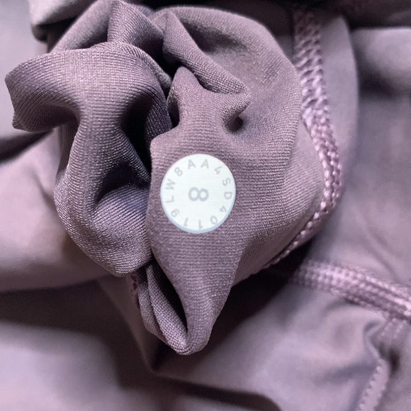 NWOT- Lululemon- Play Off The Pleats- Graphite Purple (Like Nightfall)- Sz 8 - Picture 11 of 15